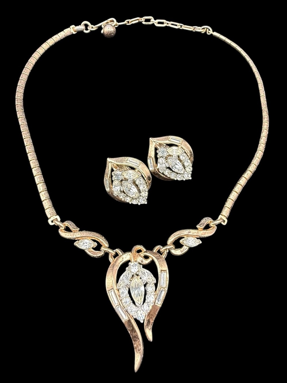 Vintage Trifari Gold-Tone Leaf Motif Necklace Earrings Set Clear Crystals